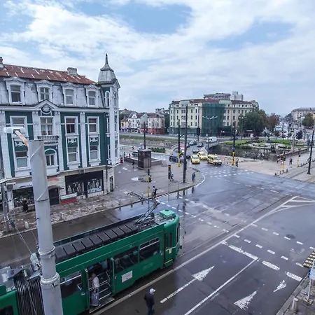 Appartamento Lion's Bridge Boutique 2bdrm Apt, Center Gem Sofia