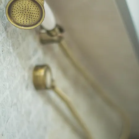 Lion's Bridge Boutique 2bdrm Apt, Center Gem דירה