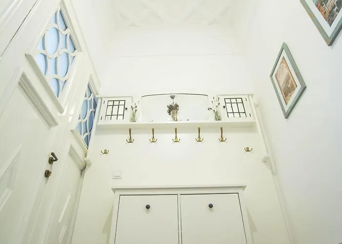 Lion's Bridge Boutique 2bdrm Apt, Center Gem Apartment Sofia