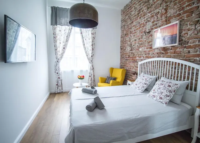 Lion's Bridge Boutique 2bdrm Apt, Center Gem Apartment