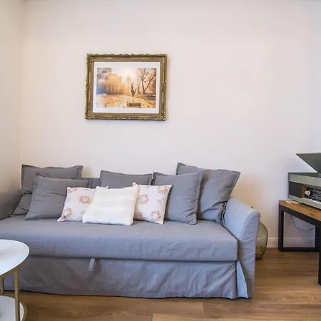Lion's Bridge Boutique 2bdrm Apt, Center Gem Appartement Sofia