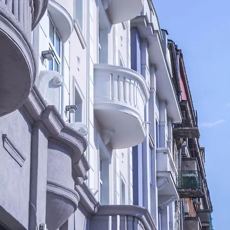 Apartamento Lion's Bridge Boutique 2bdrm Apt, Center Gem *